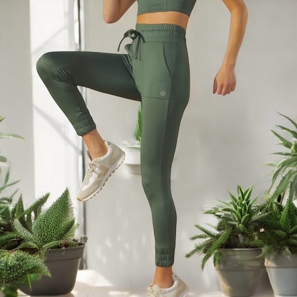 UpWest GO Basil Green Joggers Women’s XS Drawstring Waist Pockets Cuffed Ankles